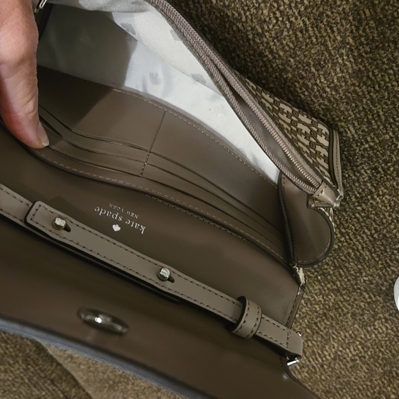 **LS**Kate Spade Link Small Strap Crossbody - Picture 9 of 14